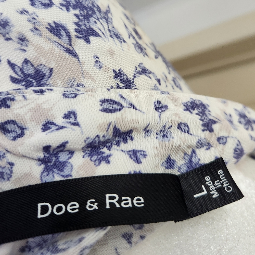 Doe & Rae Floral Blouse - Picture 5 of 7